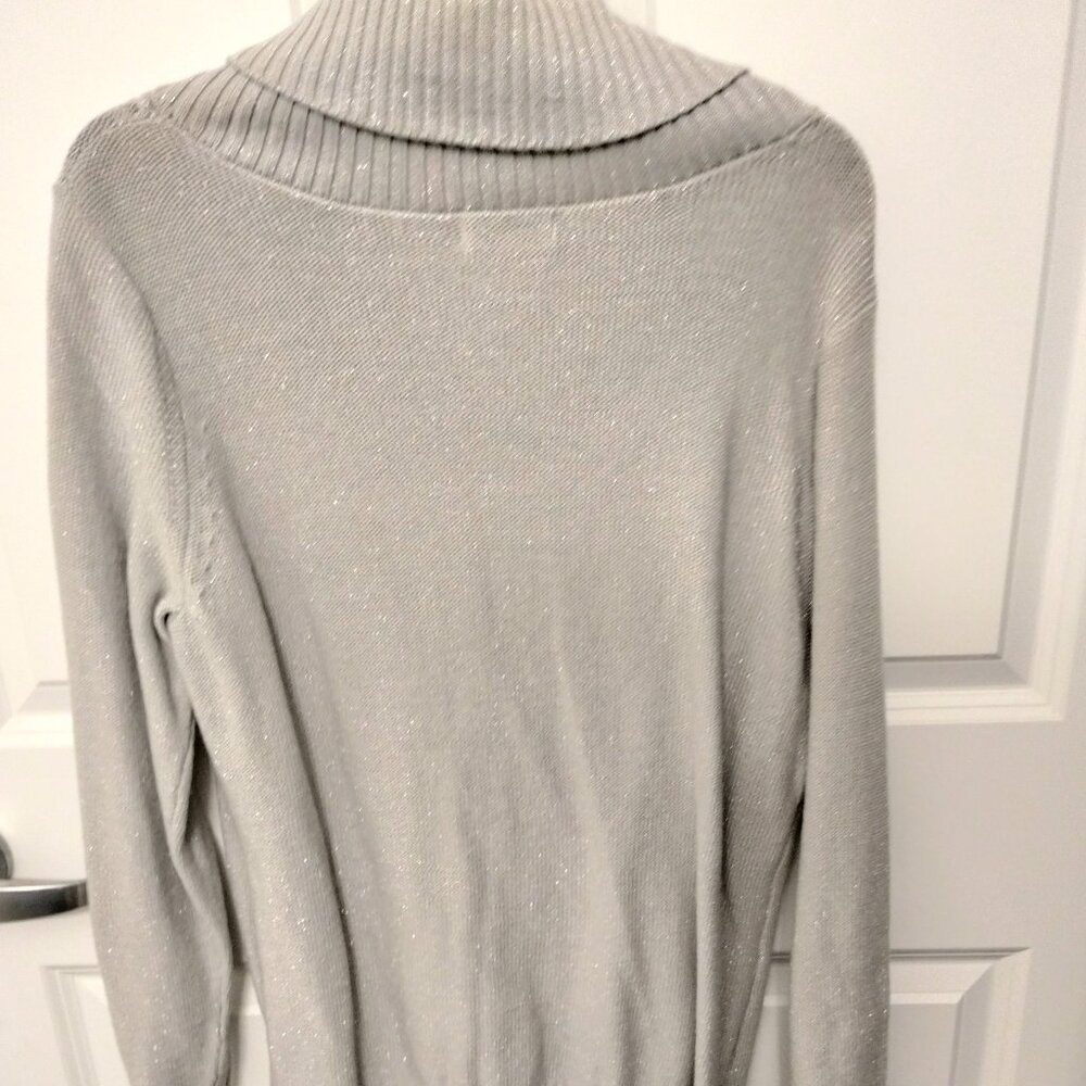Sweaters - Picture 2 of 4